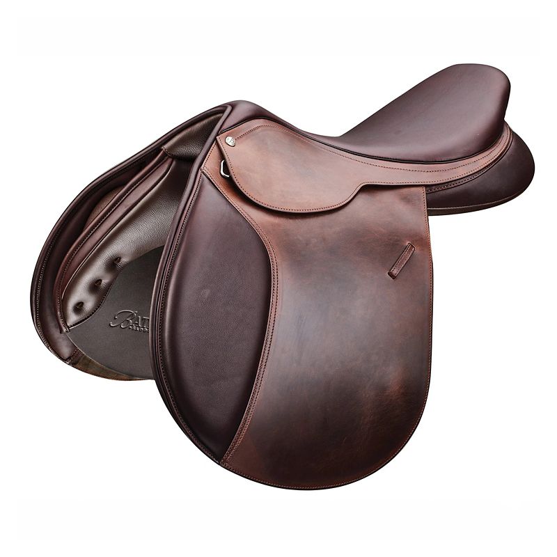 Brown Bates leather showjumping saddle with detailed stitching accents.