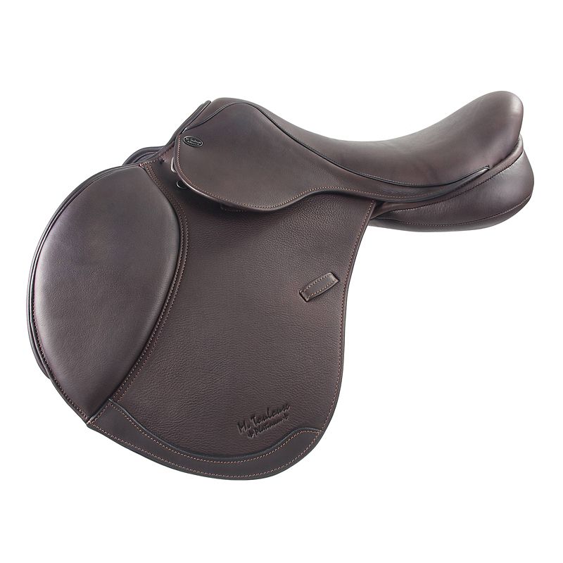 Brown Antares showjumping saddle with padded knee rolls.